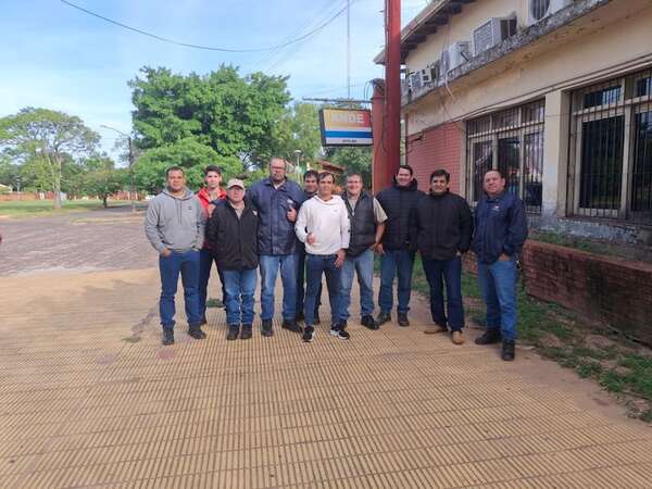 Ayolas: funcionarios de ANDE se suman a movilización nacional para reclamar mayores inversiones en móviles y materiales de primera necesidad - Nacionales - ABC Color