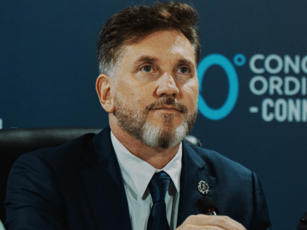 El presidente de la Conmebol exige al Banco Atlas devolver millones desviados por Leoz