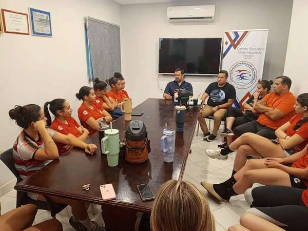 Repechaje de balonmano: Reunión previa al viaje - Polideportivo - ABC Color