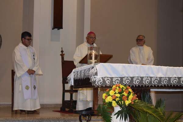 Carapeguá: oración y misa en memoria del Papa Francisco - Nacionales - ABC Color