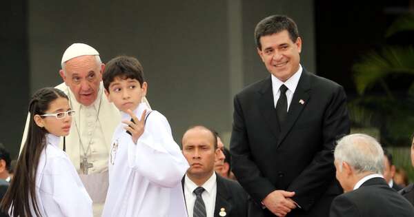La Nación / Cartes: “Francisco llevó un mensaje de paz y esperanza al mundo entero”