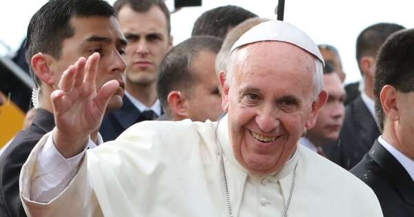 La Nación / El mundo lamenta la partida de Francisco, papa de los humildes