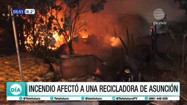 Incendio afectó a una recicladora de Asunción