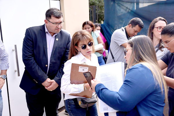 Fiscalía verifica pabellón construido por la Municipalidad en el Hospital Regional - La Clave