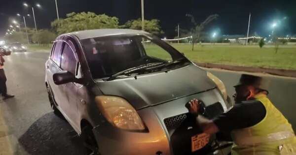 La Nación / Detienen a militar que chocó tras persecución en la Costanera Norte