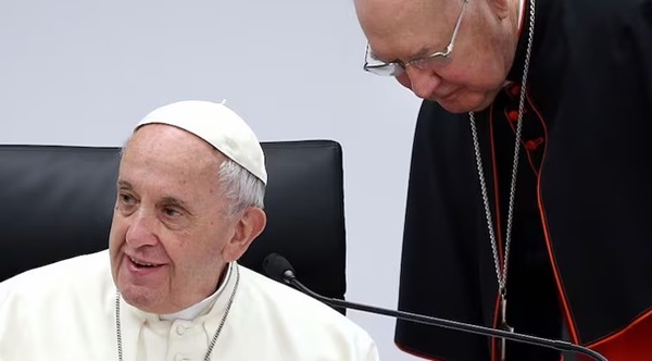 El camarlengo, el fiel colaborador del papa que administra la Iglesia tras su muerte