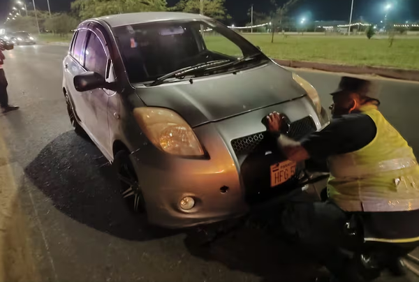 Militar conducía ebrio, huyó de la Policía y chocó en la Costanera Norte - Noticiero Paraguay