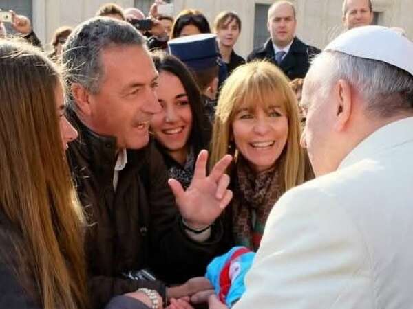 Gustavo Alfaro y el homenaje al papa Francisco: un encuentro de fútbol y “me parece que está rezando demasiado” - Selección Paraguaya - ABC Color