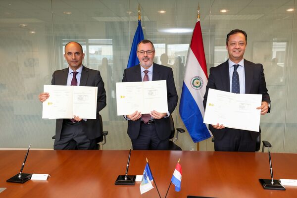 Acuerdo entre el BID y el BCP impulsa la modernización del sistema financiero paraguayo - .::Agencia IP::.