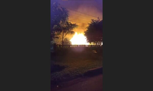 (Video) Incendio consume vivienda deshabitada en Minga Guazú