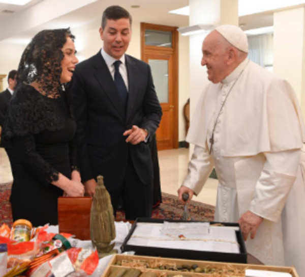 Santiago Peña decreta cinco días de duelo por el fallecimiento del Papa Francisco