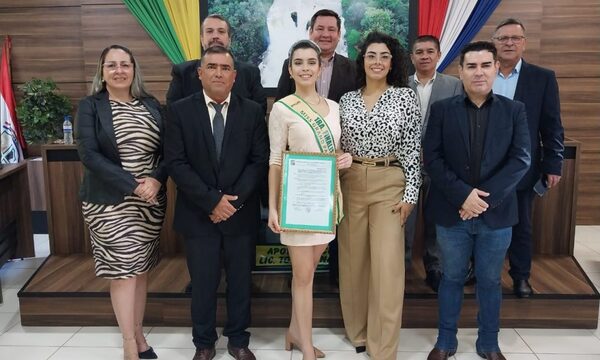 Presidente Franco celebra logro de Gabriela Guadalupe Arrellaga en Miss Grand Paraguay