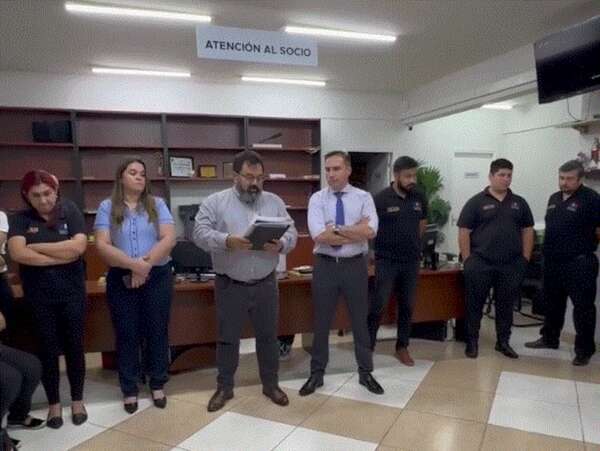 Estudiantes denuncian el cierre repentino de escuela de música de AIE Paraguay - Nacionales - ABC Color