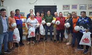 Liga Hernandariense entrega balones a clubes