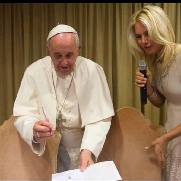 Valeria Mazza recordó emocionada sus encuentros con el papa Francisco - Gente - ABC Color