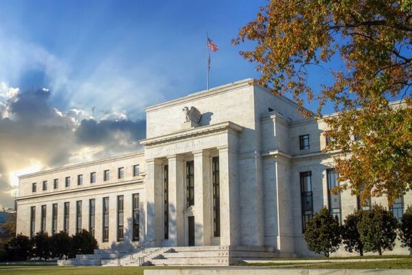 Presión política sobre la Fed dispara fuga de capitales y caída del dólar - MarketData