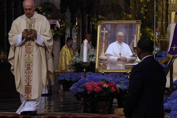 AUDIO. Comienzan los rituales para la sucesión del Papa - Periodísticamente - ABC Color
