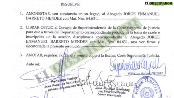 Amonestan a abogado por abandonar defensa tras no llegar a un acuerdo económico 