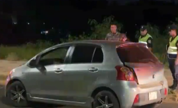 Militar ebrio intentó escapar de un control y terminó chocando en la Costanera de Asunción