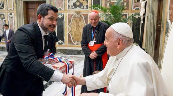 Raúl Latorre viajará para el funeral del papa Francisco en representación de Paraguay