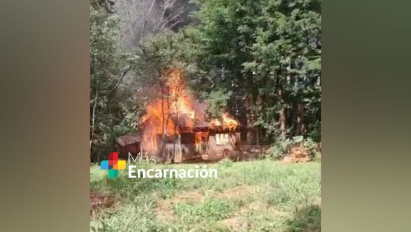Mujer habría incendiado intencionalmente la casa de su vecina en Hohenau