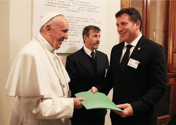 Versus / El homenaje que prepara la Conmebol al fallecido Papa Francisco