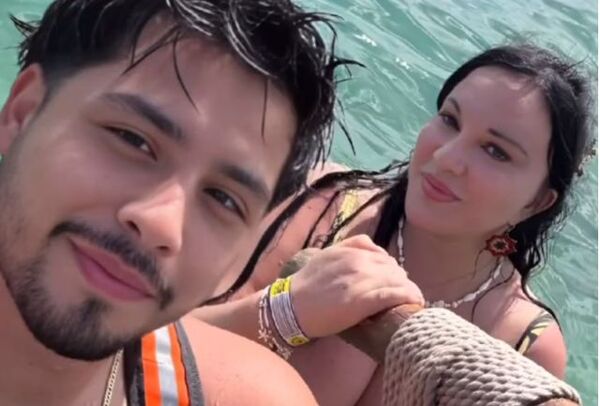 Después de su intercambio de anillos, Zuny y su amorchi se fueron a Charrolandia