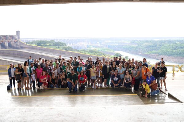 Complejo turístico de Itaipu recibió a más de 16.000 visitantes durante Semana Santa - .::Agencia IP::.