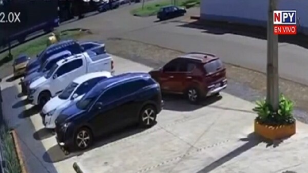 Delincuente robó 10 mil reales de un vehículo en Santa Rita