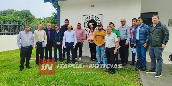 BLANCA CHÁVEZ ES REELECTA PRESIDENTA DE LA ASOCIACIÓN DE INTENDENTES DE ITAPÚA