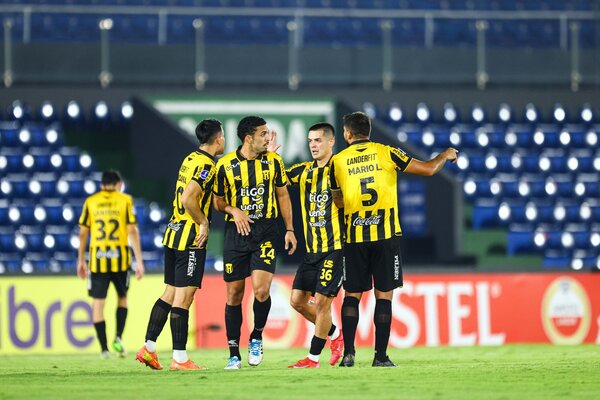 Guarani logró una gran victoria ante Independiente y sigue líder en su grupo - 1000 Noticias