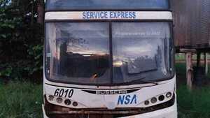 Ojetopa un cadáver en un colectivo abandonado en el Este