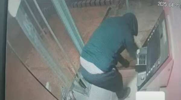 Delincuente escapa sin botín tras intentar robar cajero en barrio Jara
