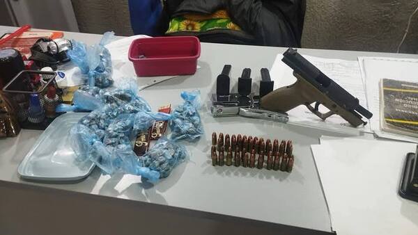 Cárcel de CDE: requisan pabellón del PCC e incautan una pistola, drogas y bebidas - 1000 Noticias