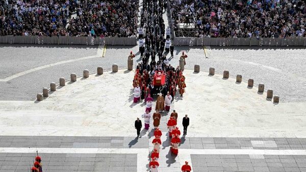 Feligresía da el último adiós al Papa Francisco