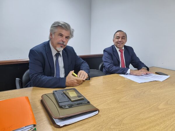 Nuevamente suspenden juicio oral para exministro Arnaldo Giuzzio - PDS RADIO Y TV