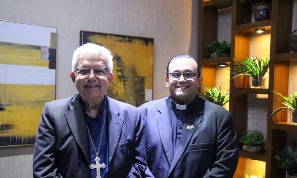 Cardenal Martínez llegó a Roma: “Esto es histórico para todos nosotros”