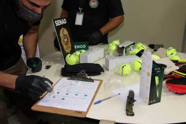 Detectan cocaína oculta en pelotas de tenis - 1000 Noticias