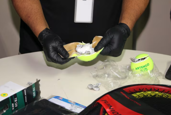 Detectan cocaína en pelotas de tenis que iban rumbo a Australia