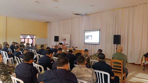 Policía de Itapúa se prepara para el Mundial de Rally con charla estratégica de seguridad