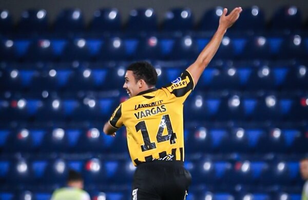 Versus / El curioso dato de los goles de Gustavo Vargas, el héroe de Guaraní ante Independiente