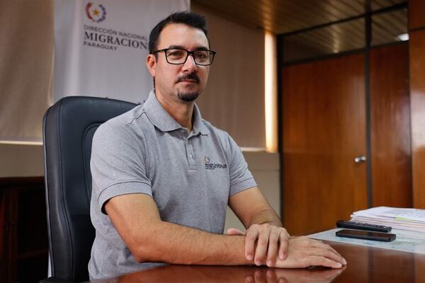 AUDIO: Casi 200.000 personas salieron del país en Semana Santa - A La Gran 7-30 - ABC Color