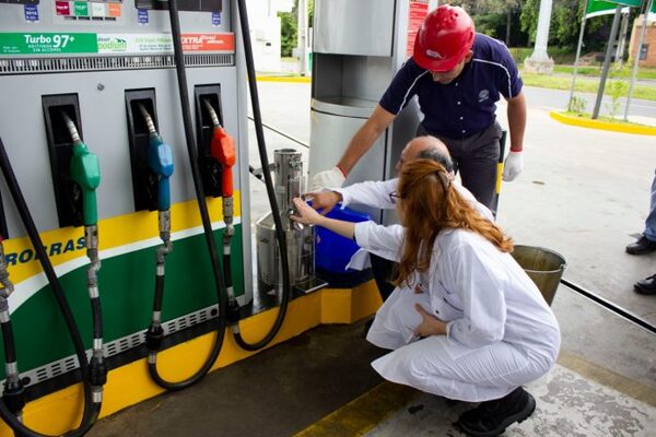 MIC empezó a controlar calidad de combustibles - 1000 Noticias