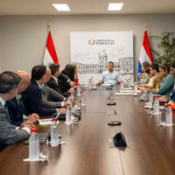 Gobierno impulsa mejoras en salud con nuevos equipos y obras clave en zonas vulnerables :: Presidencia de la República del Paraguay