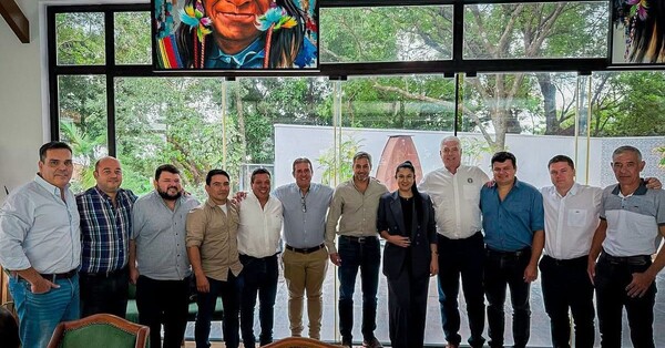 Abdo recibe a los precandidatos disidentes de Misiones y se enfrenta a Afara en San Ignacio