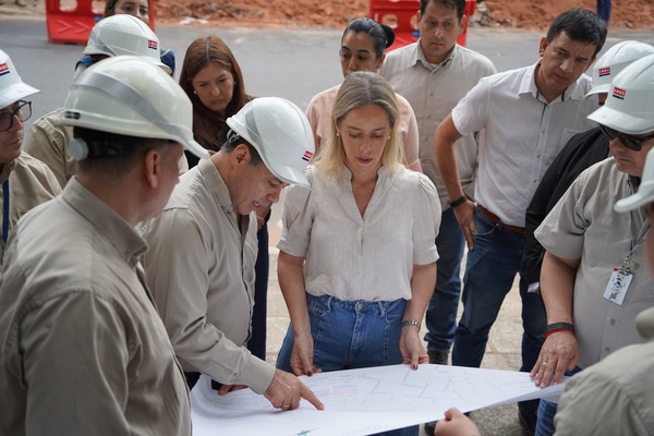 "Centro Brilla": primera dama verifica avance de líneas subterráneas de la ANDE - .::Agencia IP::.