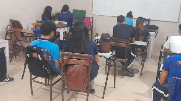 Padres de estudiantes siguen reclamando rubros en varias instituciones educativas de Central - Nacionales - ABC Color