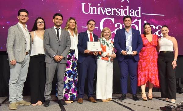 La Universidad Católica triunfó en el TOM por octava vez en su categoría | Premiación Top Of Mind | 5Días