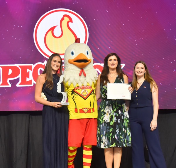Pollos Pechugón se consagró campeón por 13 años consecutivos | Premiación Top Of Mind | 5Días