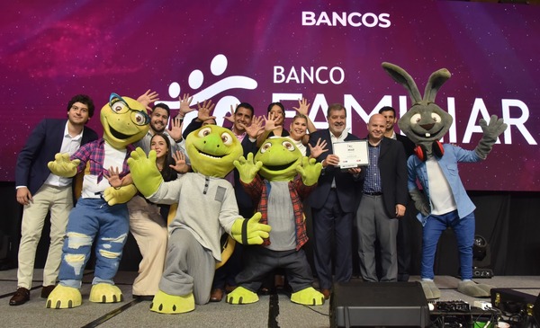 Banco Familiar mantiene el liderazgo en la mente del consumidor desde hace 10 años | Premiación Top Of Mind | 5Días